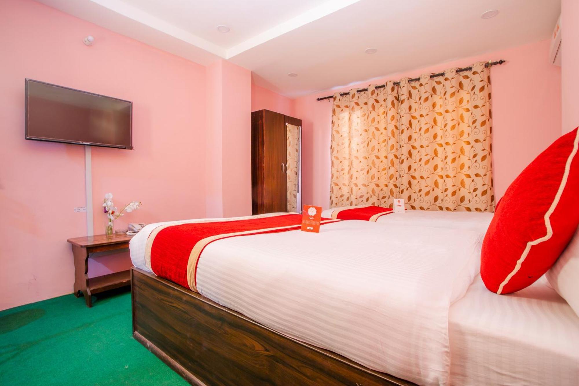 Oyo 137 Hotel Pranisha Inn Pashupatināth エクステリア 写真