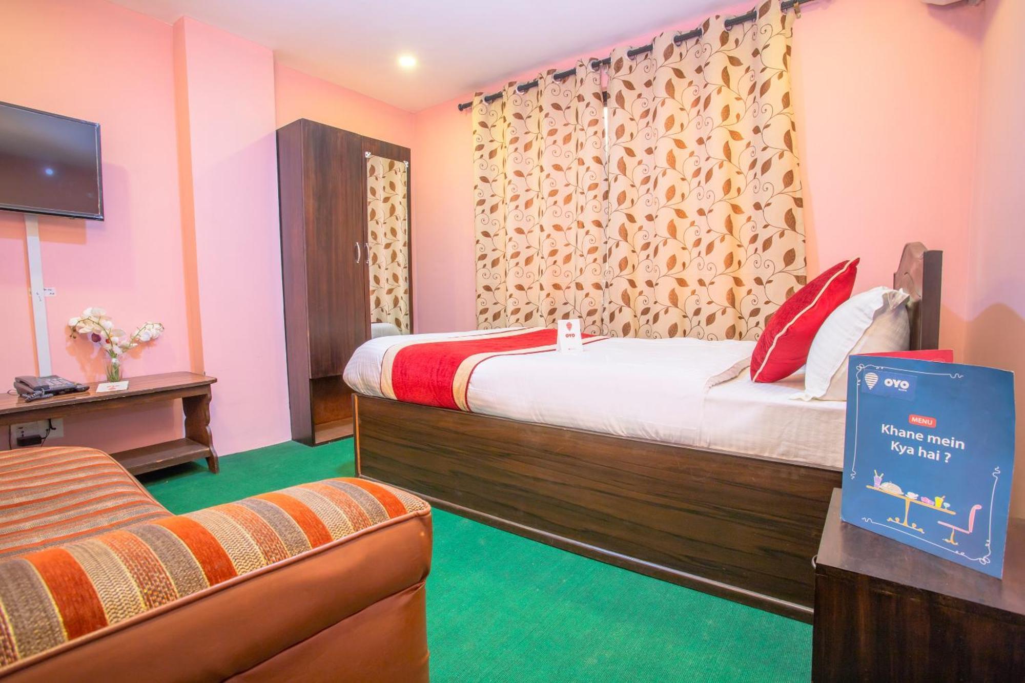 Oyo 137 Hotel Pranisha Inn Pashupatināth エクステリア 写真